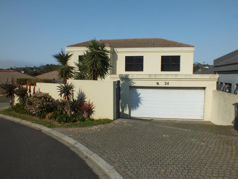 To Let 4 Bedroom Property for Rent in Van Riebeeckshof Western Cape